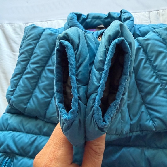 Patagonia Toddler 5T Blue Down Sweater Jacket *Flaws* - Picture 10 of 16